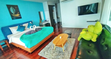 Phi Phi Mountain Beach Resort Room Type - Deluxe Ocean View with Jacuzzi