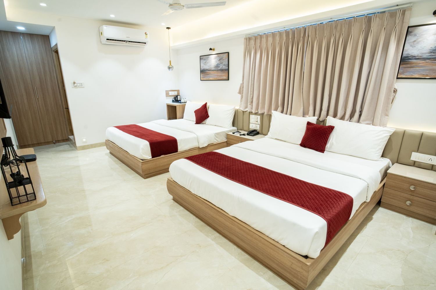 The Grand Murli Hotel, City Light Road - Tap to explore photos