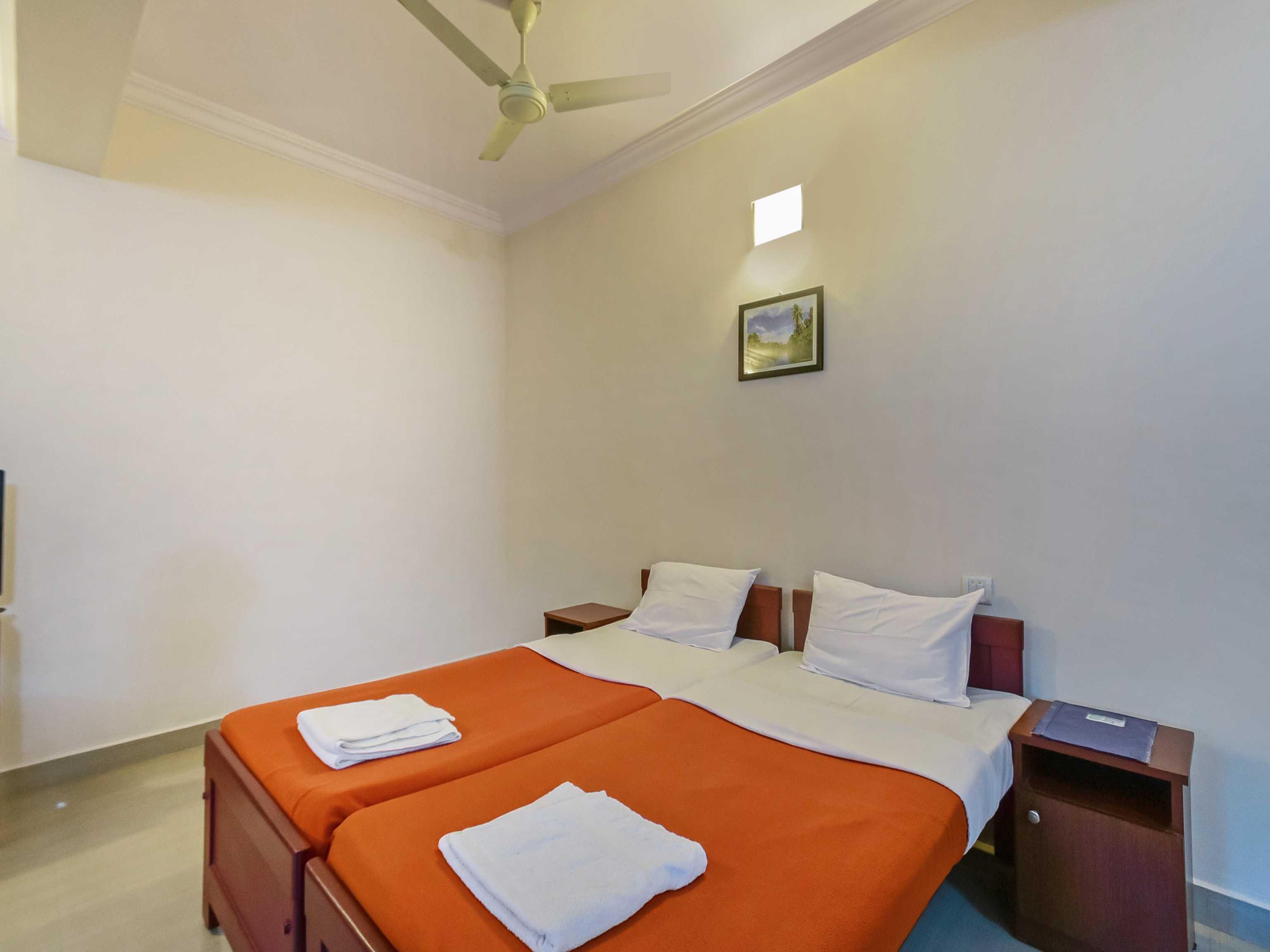 Tulips Homestay | Studio Rooms & Wi-Fi - Tap to explore photos