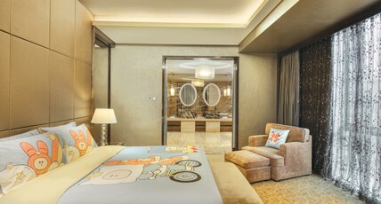 Crowne Plaza Beijing Chaoyang U-Town, an IHG Hotel Room Type - 1 King Junior STE LoungeAccess KidsTheme