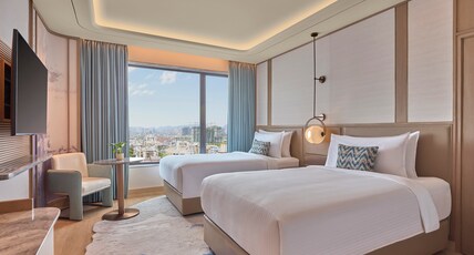 Athiva Pulse Navi Mumbai, Autograph Collection Room Type - Urban Club City View with 2 Twin Bed