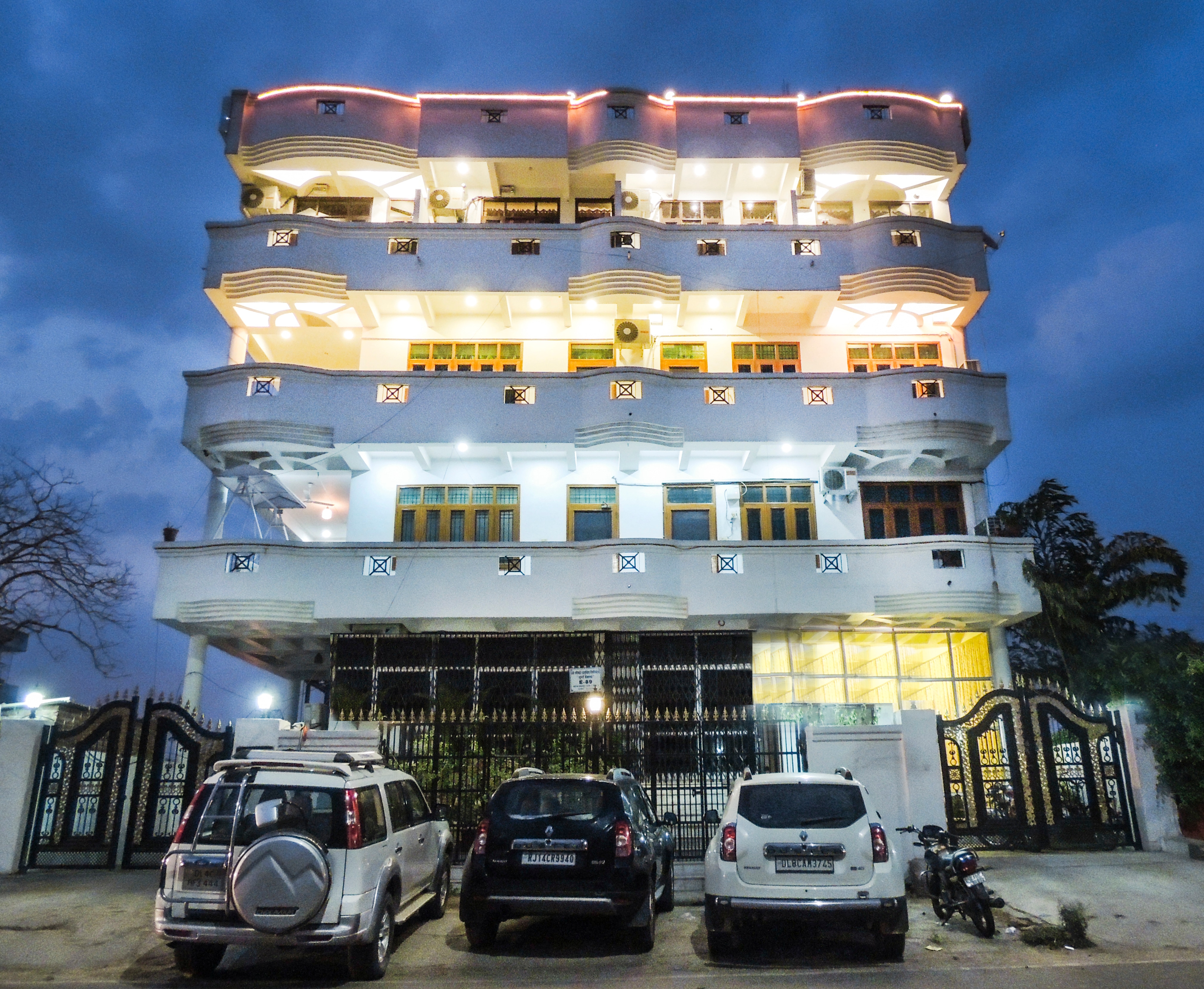Hotel Raj Regency - Tap to explore photos
