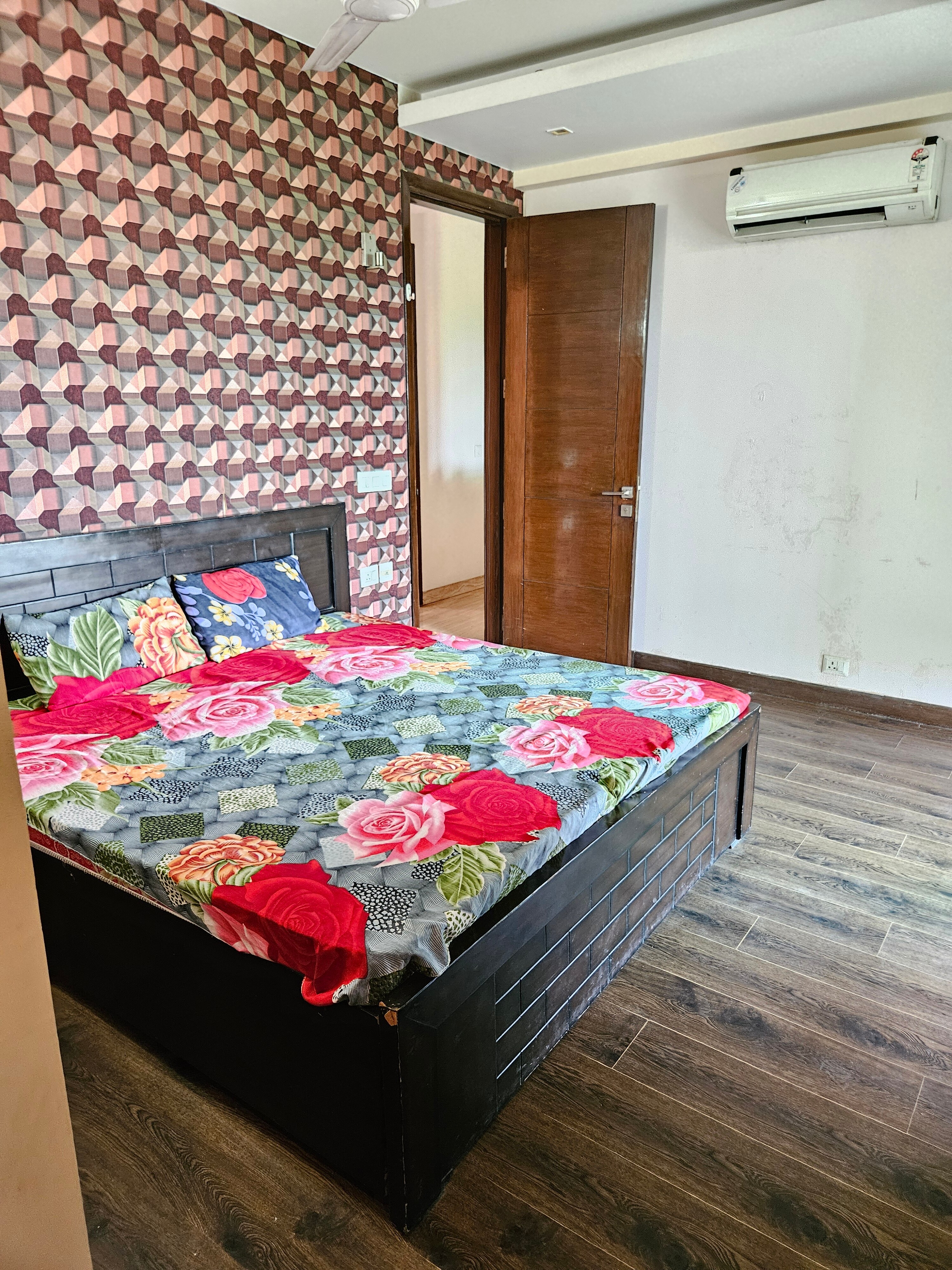 3BHK luxury Apartment - Tap to explore photos