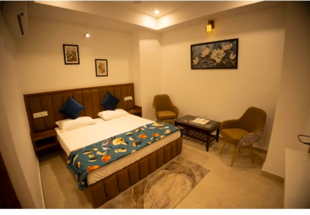 Hotel Rajshree - Tap to explore photos