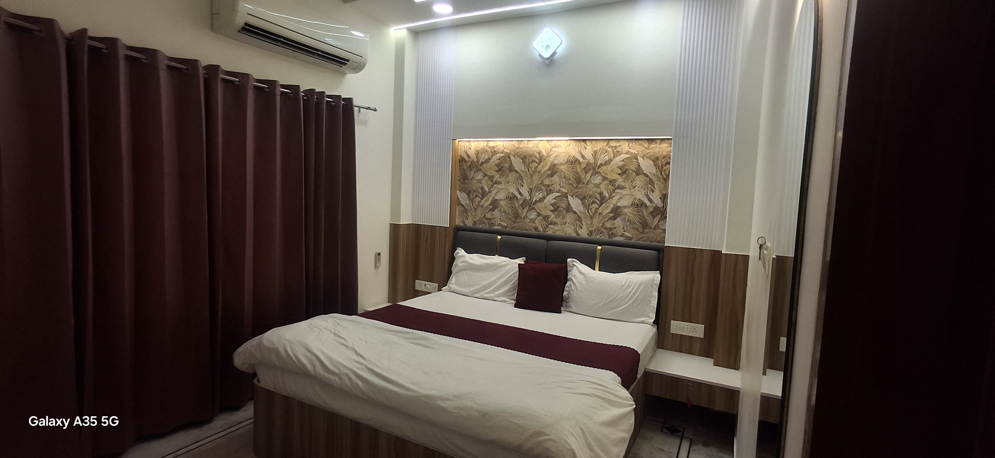 Raghav Vilas: Premium 2BHK Near Kashi Vishwanath - Tap to explore photos