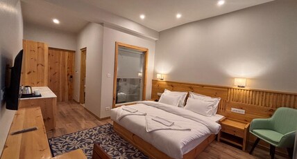 Sintik Residency Room Type - DELUXE STANDARD ROOMS