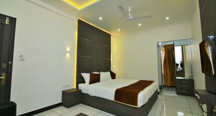 Palette Hill View Resort Vagamon Room Type - Classic AC Room With King Bed