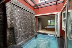 Stay Leisurely Clair De Lune Jacuzzi, Alibaug