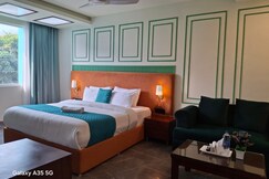 Asian Suites 584 IFFCO Metro