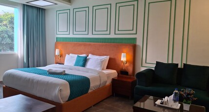 Asian Suites 584 IFFCO Metro Room Type - Premium Room