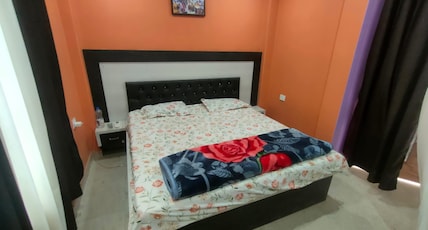 Aryan Home Stay Room Type - Bedroom