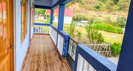 Accomoon River Side Cottages Room Type - Double bed deluxe with hills view