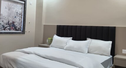 Hotel Bhawani Room Type - Deluxe AC Room