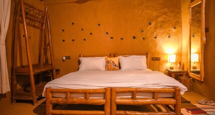 Camp Hornbill Room Type - Thrush (Unique Mud Cottage) - Forest View