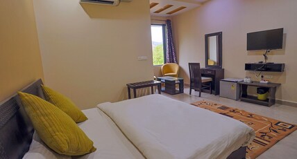 Meera Valley Resort by Nexottel Room Type - Deluxe Double Room