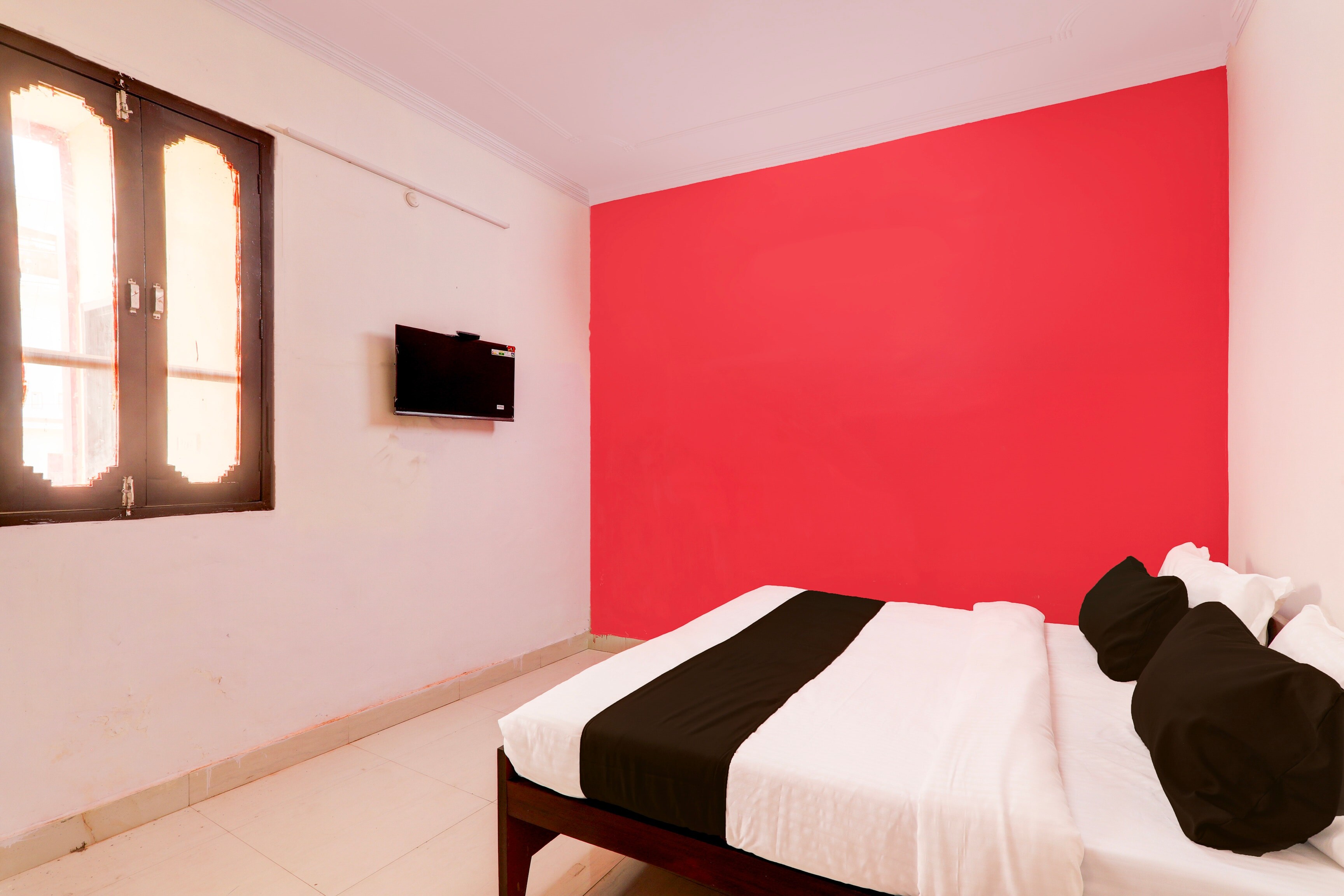 OYO Hotel Rudra Palace - Tap to explore photos