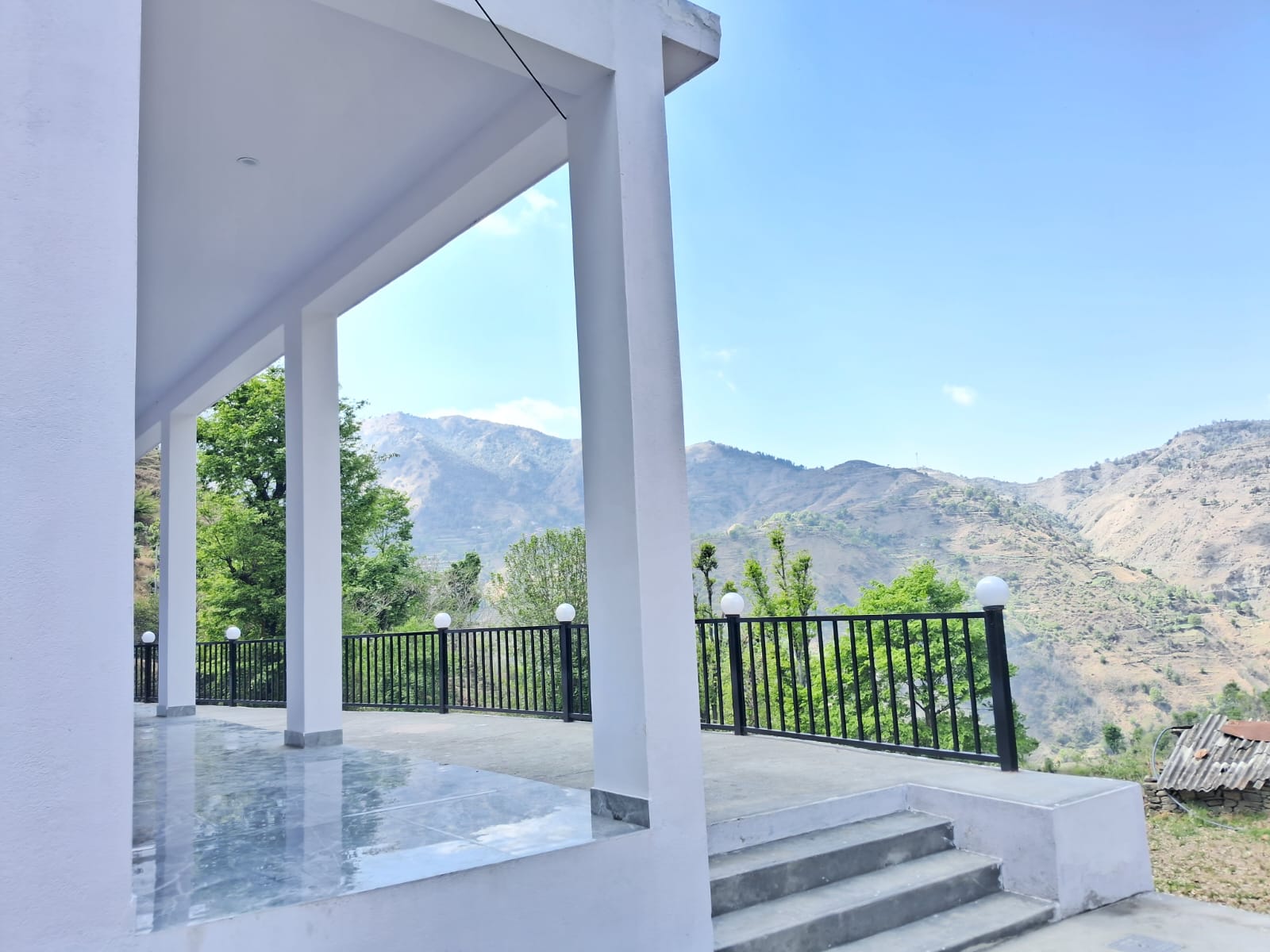 RAJJEET GUEST HOUSE - Tap to explore photos