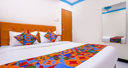 FabHotel Raj Palace Andheri East Room Type - Deluxe Room