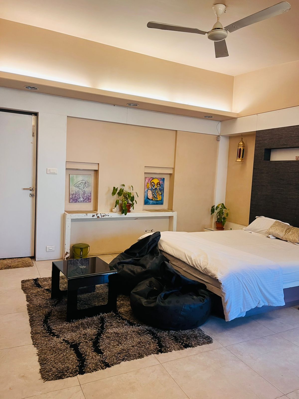 Rose Room | Studio Apartment - Tap to explore photos