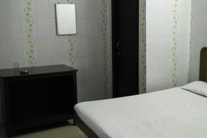 Hotel Milap Mansion - Tap to explore photos