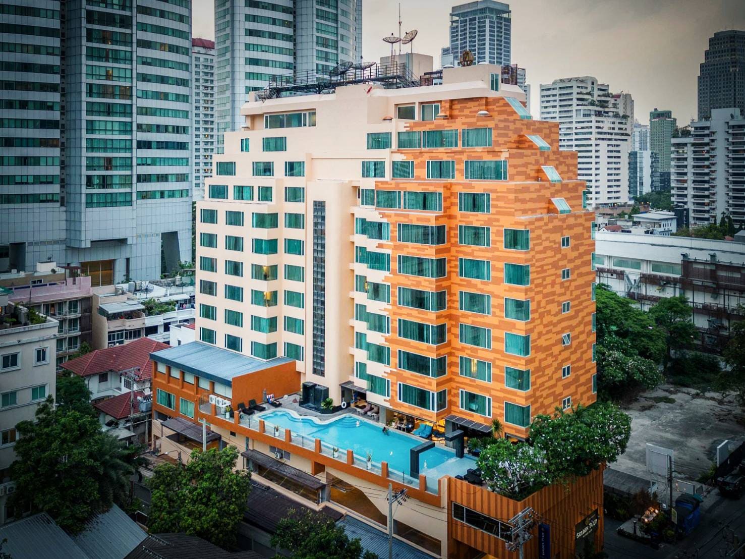 The Mandison Bangkok (formerly Golden Tulip Mandison) - Tap to explore photos