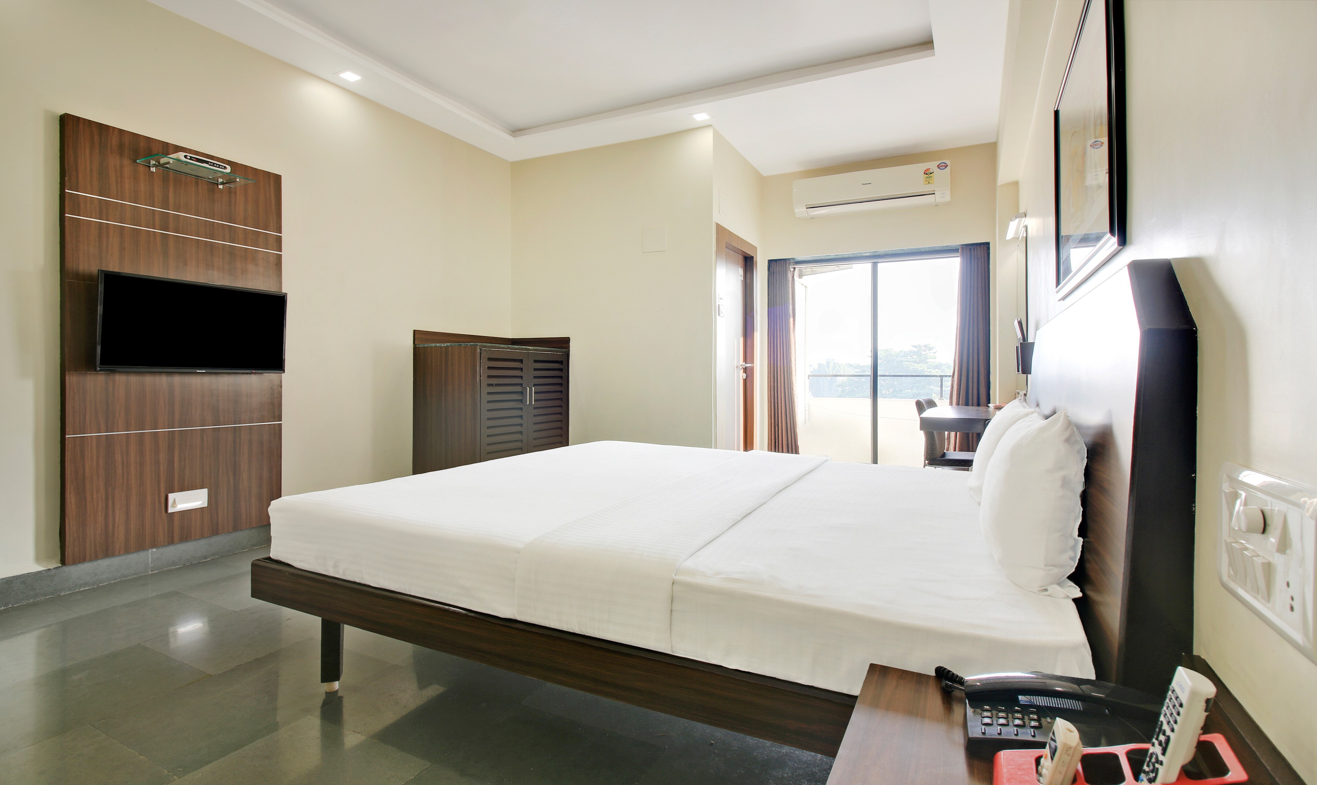 Hotel Hospice - Tap to explore photos