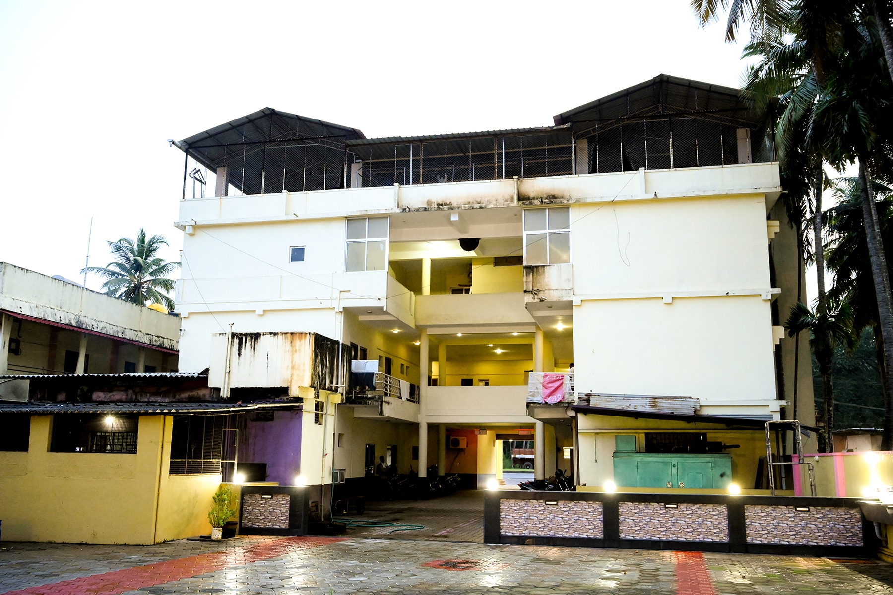 Hotel S S residency lodging and boarding - Tap to explore photos
