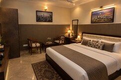 HOTEL LOTUS INN