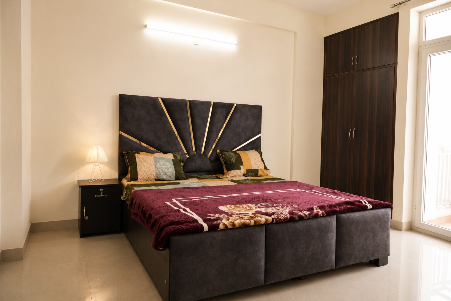 E Globe 4BR Retreat Near Taj Mahal Agra - Tap to explore photos