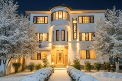 The Iceland Hotel Srinagar