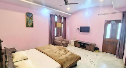 Riya Palace Varanasi Room Type - Bedroom 2
