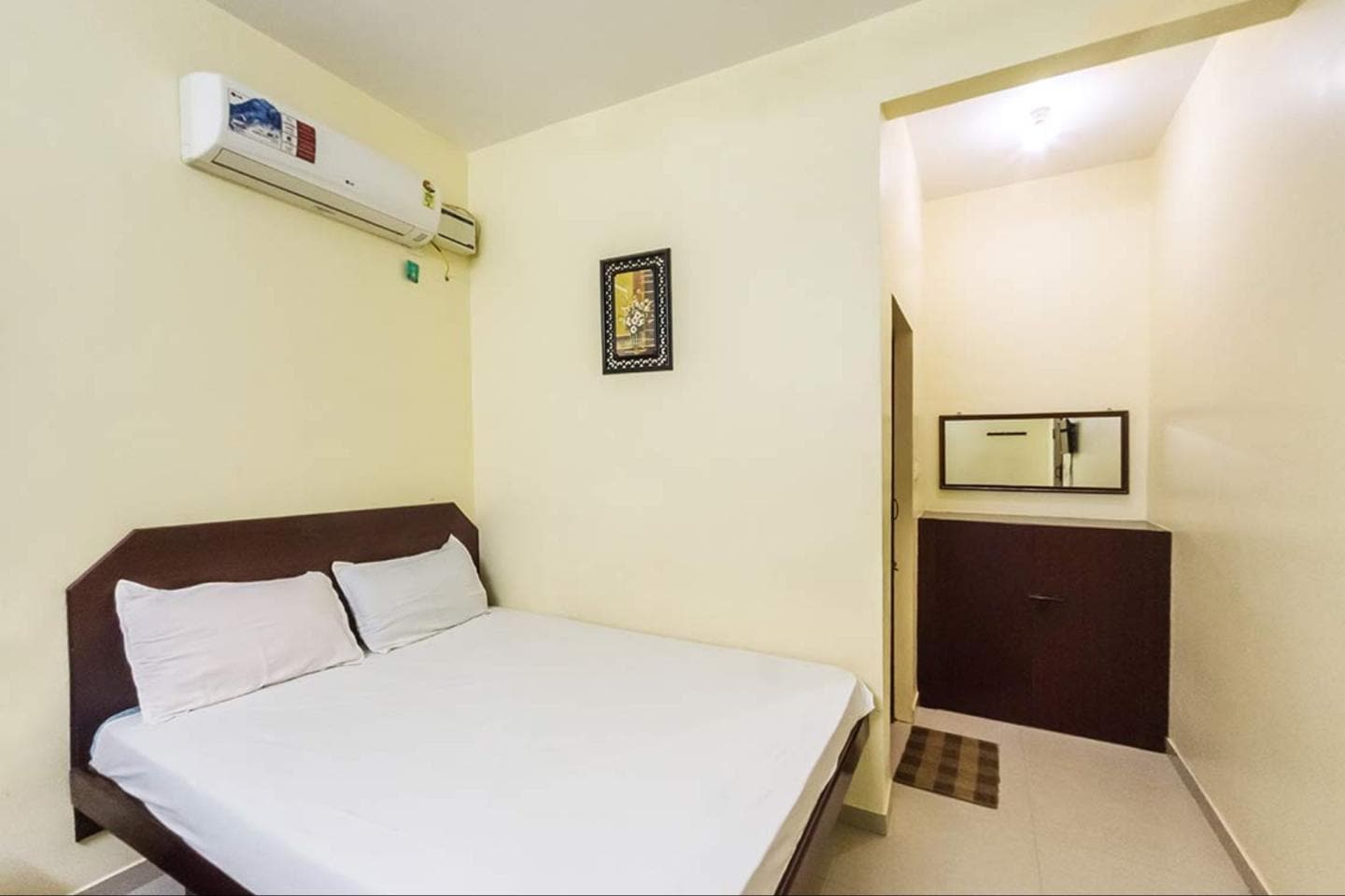 Sasti Lodge palani - Tap to explore photos