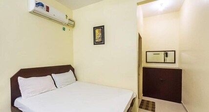 Sasti Lodge palani Room Type - Deluxe Double Bed  A/C