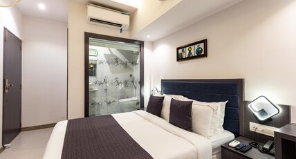 Hotel Larmont Luxury Room Type - Super Deluxe Room