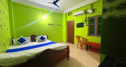 Fakir Homestay Room Type - Deluxe AC Room