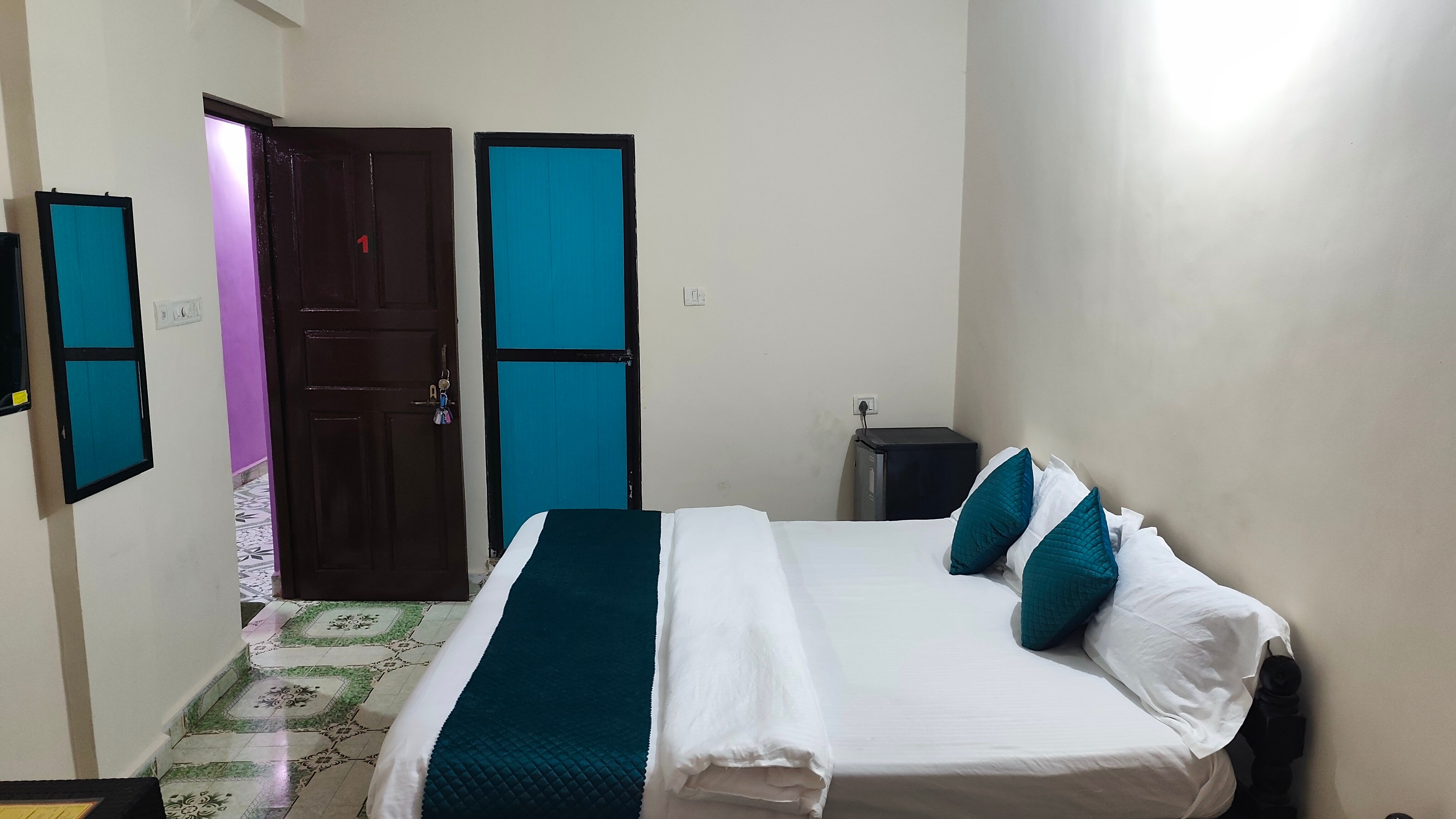 Subhash Guest House - Tap to explore photos