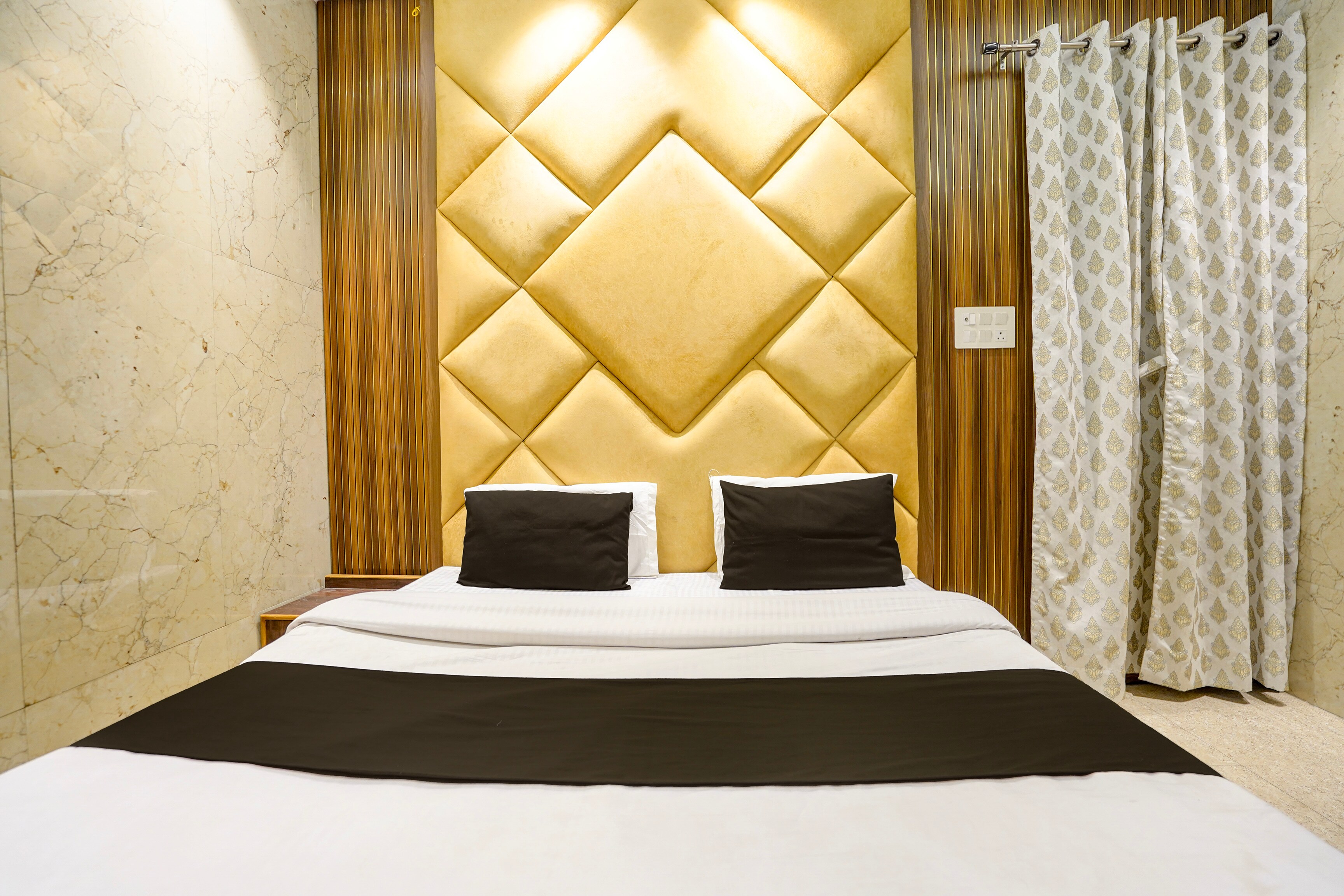 Hotel O Anand Manglam Hotel & Banquet - Tap to explore photos