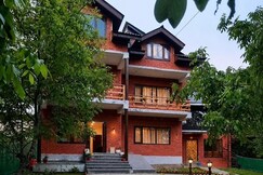 The walnut house