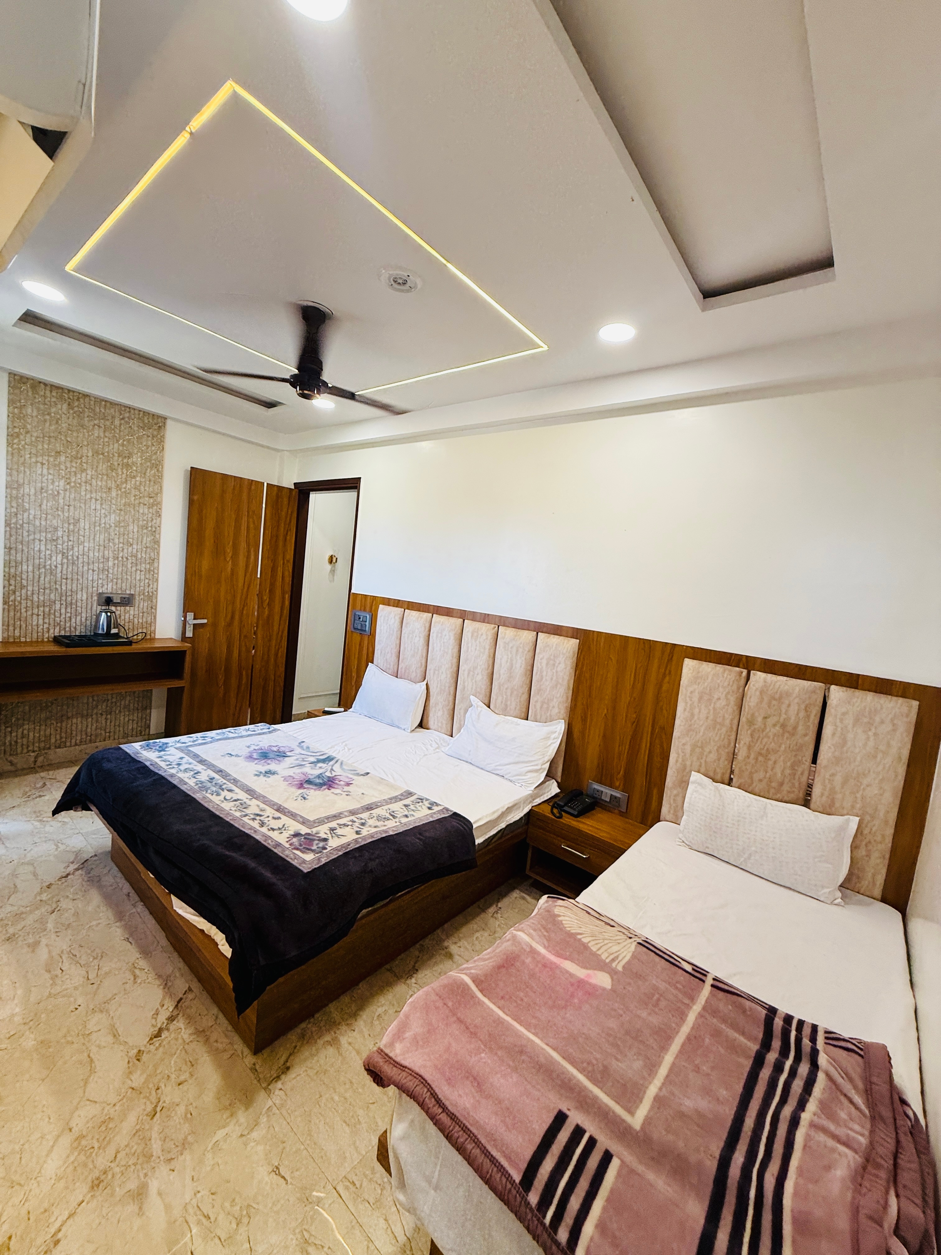 Hotel Awadh Plaza - Tap to explore photos