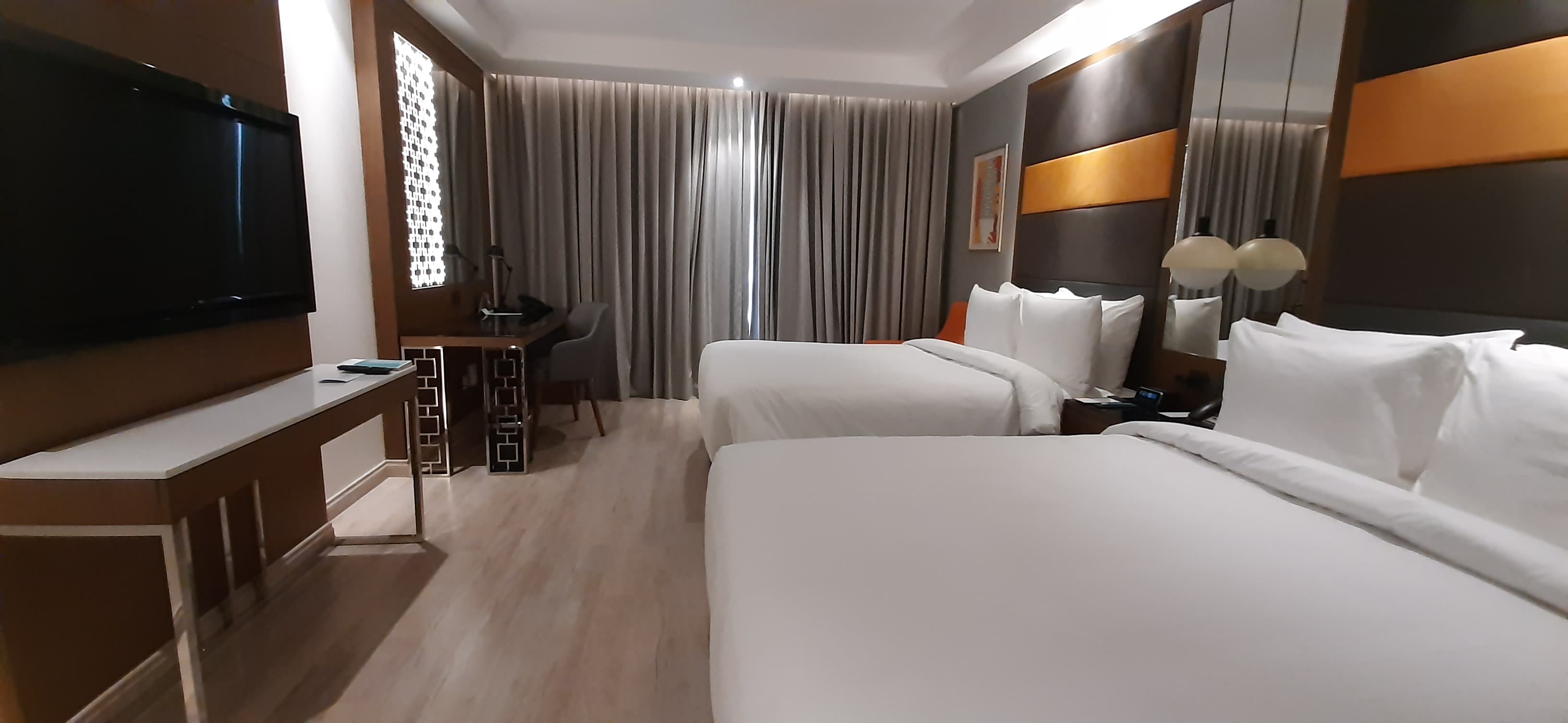 Le Meridien Hyderabad - Tap to explore photos