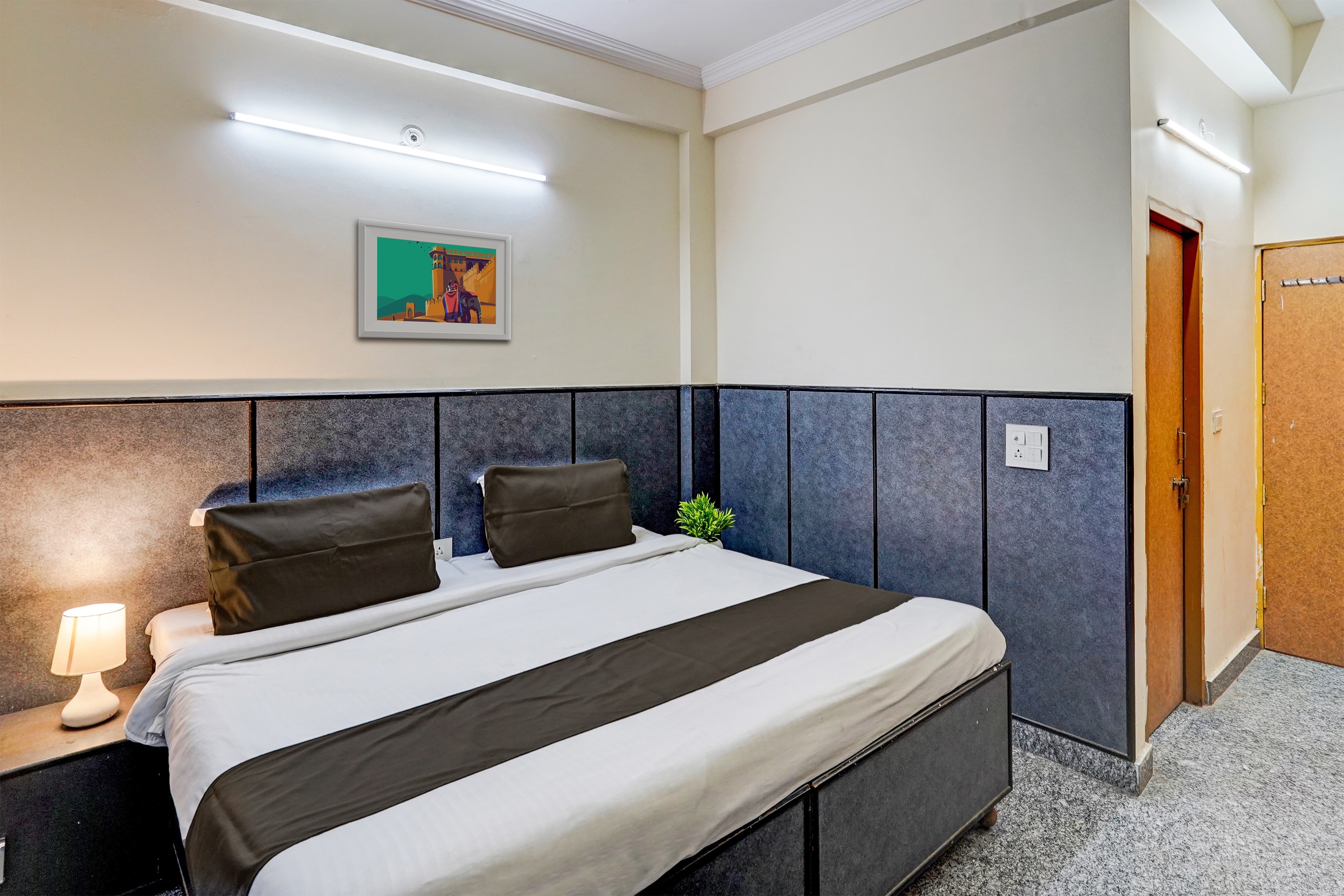 Hotel O Aryan Home Stay - Tap to explore photos