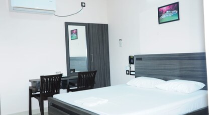 Azhagappa Residential Room Type - Double Bed Room
