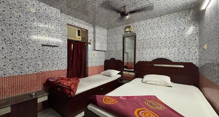 Gulistan Guest House Room Type - Three Bed Non AC