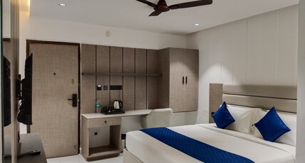 ECKO La Maniere Business Hotels Room Type - Premium King