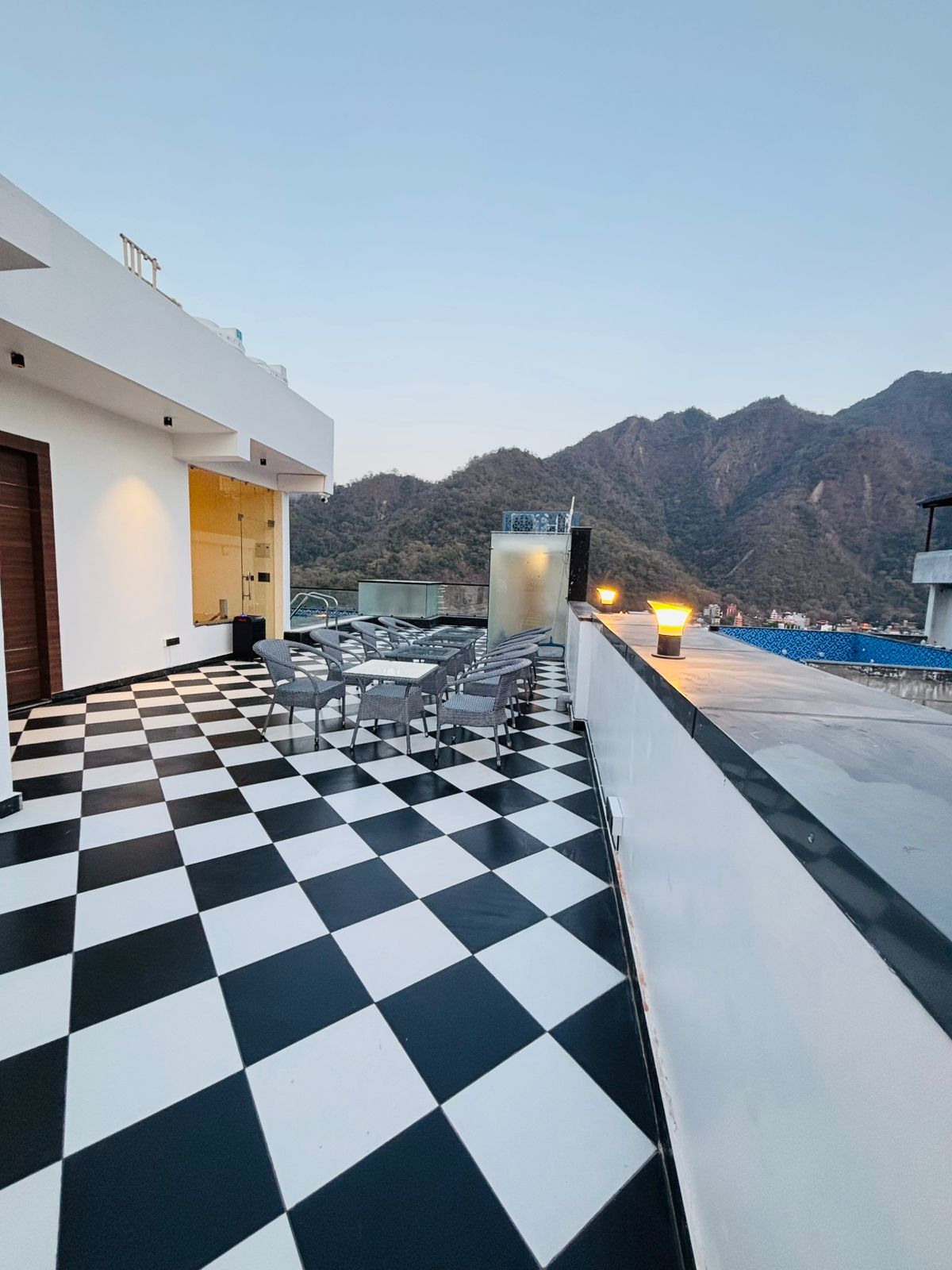 Hotel Hrishikesh High 2.0 Tapovan - Tap to explore photos