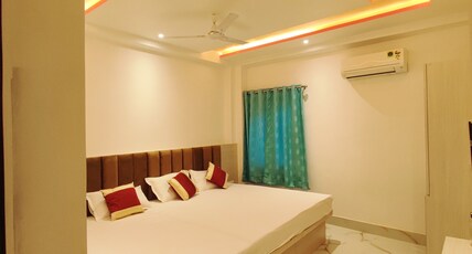 S.S Guest House Room Type - Deluxe Room