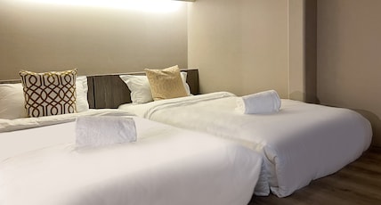 ST Signature Jalan Besar Room Type - Cabin M, Twin, Shared Bathroom