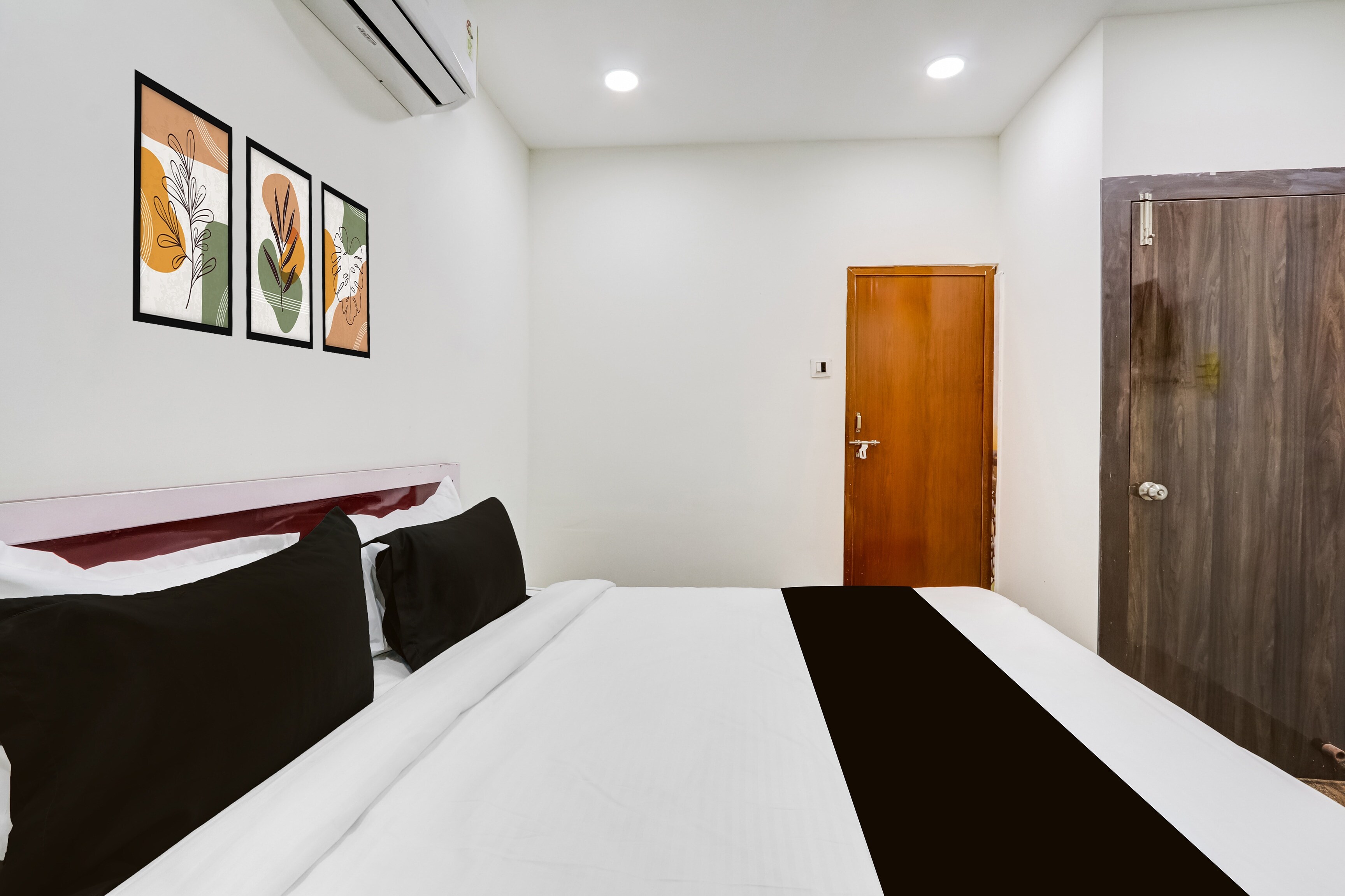 Hotel O Sky luxury rooms - Tap to explore photos
