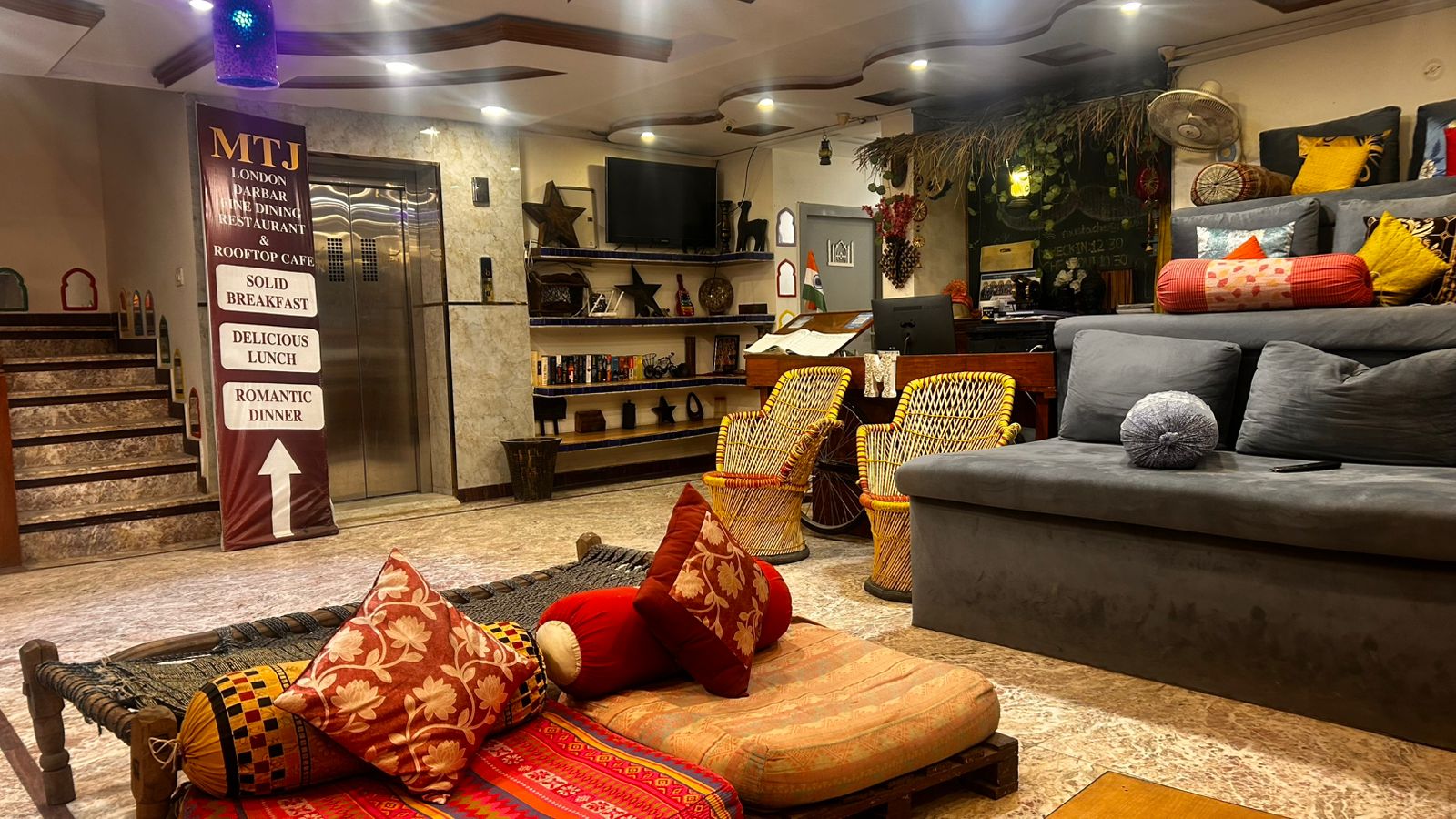 MTJ Hostel Agra - Tap to explore photos