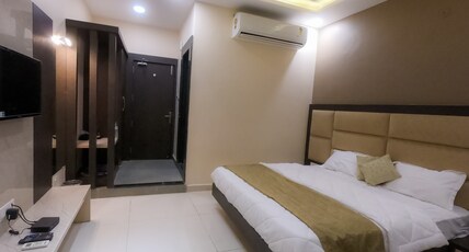 Hotel Meenakshi Room Type - Luxury Room